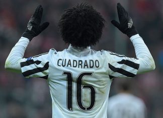 Juventus' forward from Colombia Juan Cuadrado celebrate after scoring during the UEFA Champions League, Round of 16, second leg football match FC Bayern Munich v Juventus in Munich, southern Germany on March 16, 2016. / AFP / TOBIAS SCHWARZ (Photo credit should read TOBIAS SCHWARZ/AFP/Getty Images)