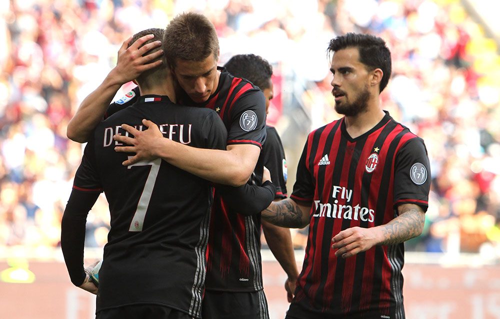 Gerard Deulofeu, Mario Pasalic and Suso celebrate during Milan-Palermo at Stadio San Siro on the 9th of April 2017. (Photo by Marco Luzzani/Getty Images)