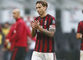 Lucas Biglia at the end of Milan-Genoa at Stadio San Siro on October 22, 2017. (@acmilan.com)