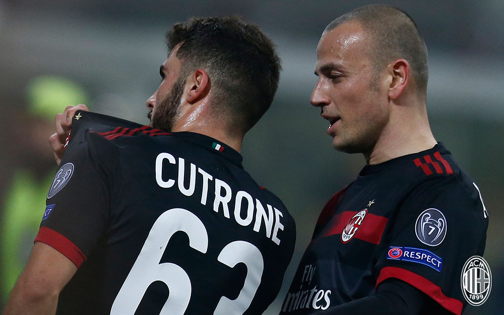Patrick Cutrone and Luca Antonelli celebrating during Milan-Austria Wien at Stadio San Siro on November 23, 2017. (@acmilan.com)