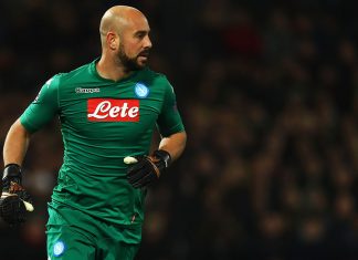 Pepe Reina during Feyenoord-Napoli at Feijenoord Stadion on December 6, 2017. (Photo by Dean Mouhtaropoulos/Getty Images)