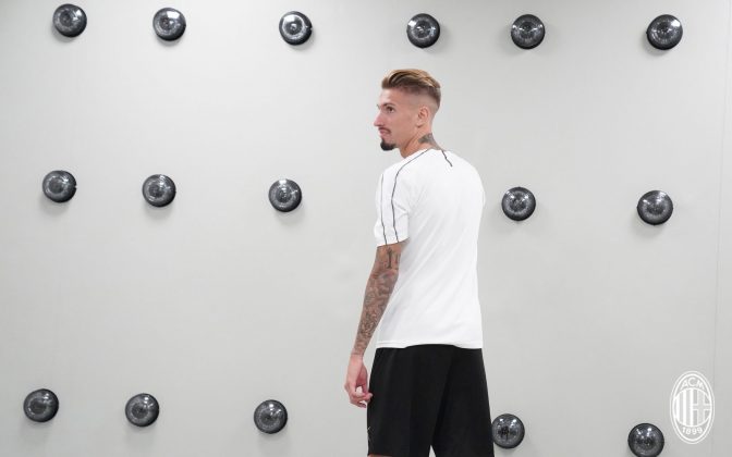 Samu Castillejo at training center Milanello on August 17, 2018. (@acmilan.com)