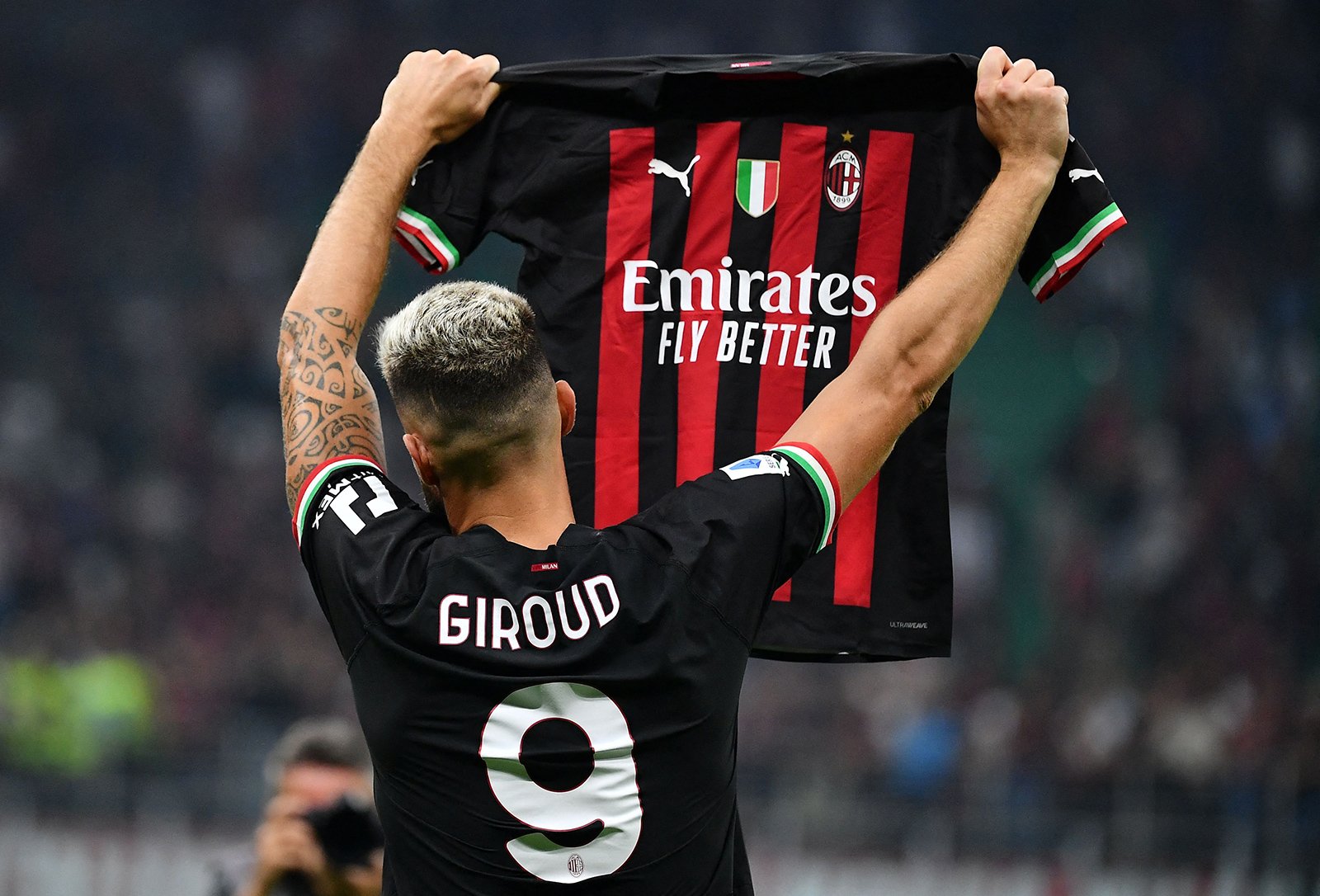 AC Milan need Olivier Giroud to shine vs Paris Saint-Germain